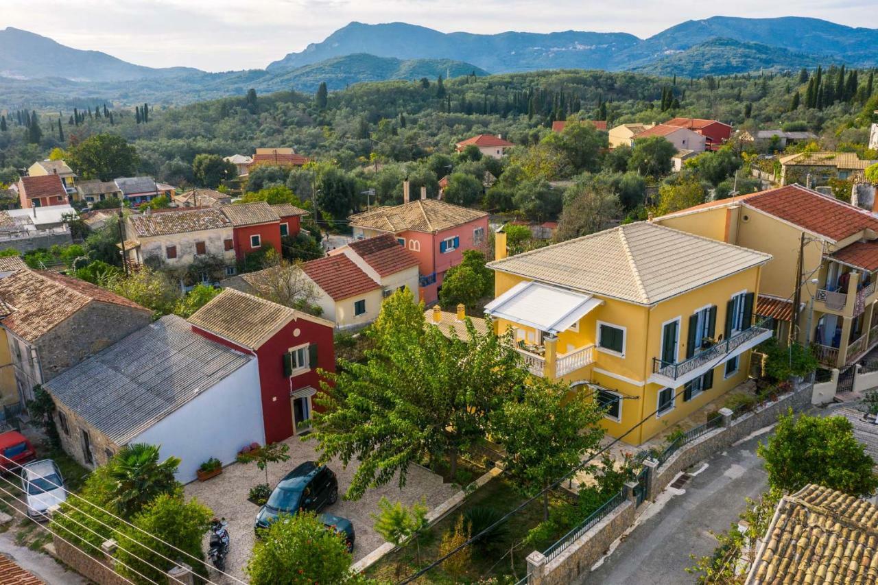 Traditional Rustic Maisonette By Konnect Agios Ioannis Peristerion Exterior photo